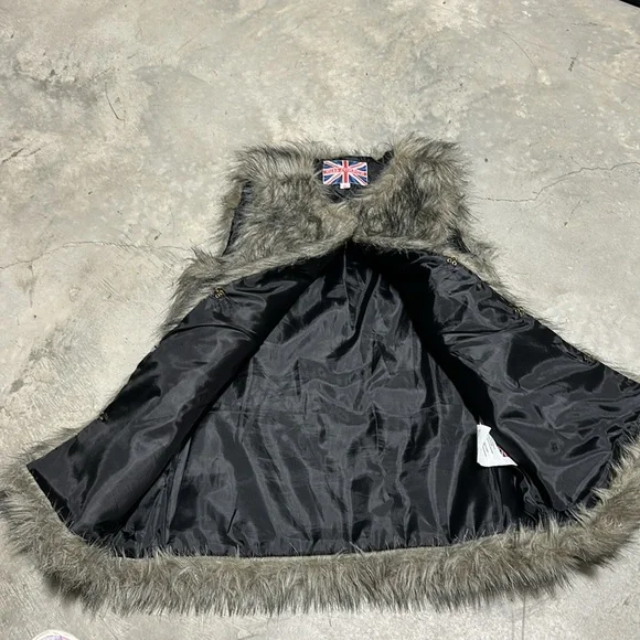 Miss London Faux Fur Leather SidesSleeveless‎ Lined Vest Jacket Coat / Size M - Picture 3 of 8